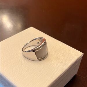 Silver tone and mother of pear Inlay Ring